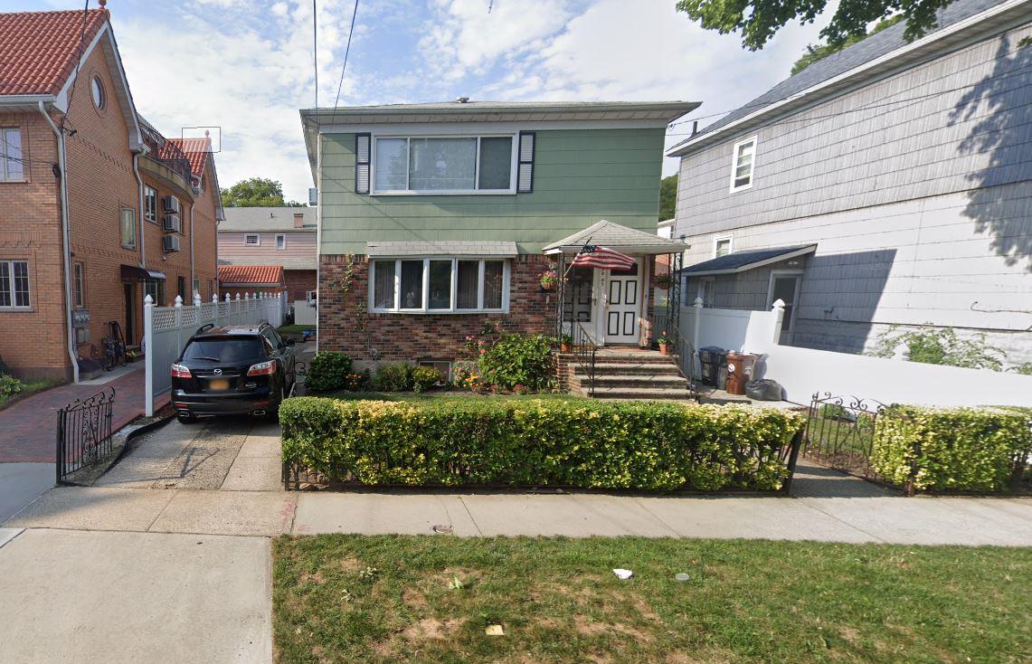 7 Ave Ave, College Point, Queens, NY - 2 Bedrooms  
1 Bathrooms - 