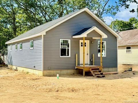 114 Bedford Avenue, Mastic, NY 11950 - MLS#: 881471