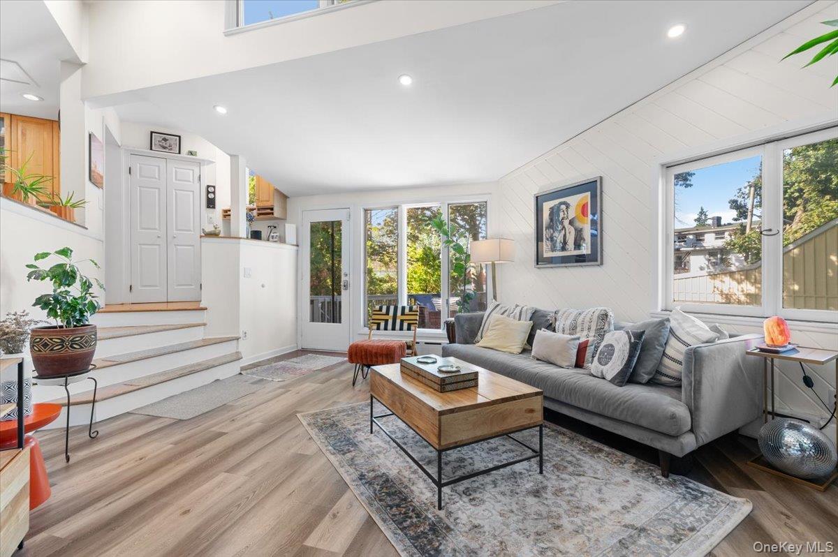 Port Washington, New York 11050, United States, 3 Bedrooms Bedrooms, ,2 BathroomsBathrooms,Residential,Coming Soon,223595