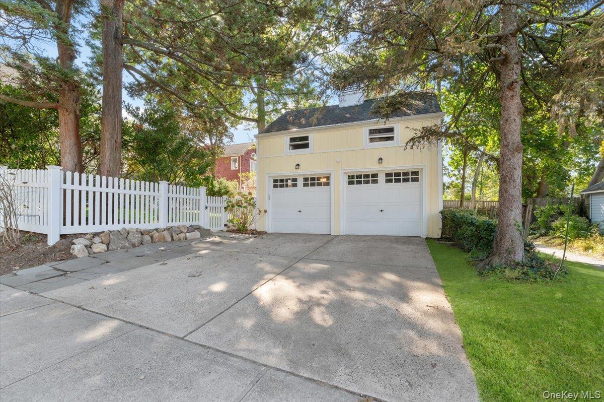 Port Washington, New York 11050, United States, 3 Bedrooms Bedrooms, ,2 BathroomsBathrooms,Residential,Coming Soon,223595