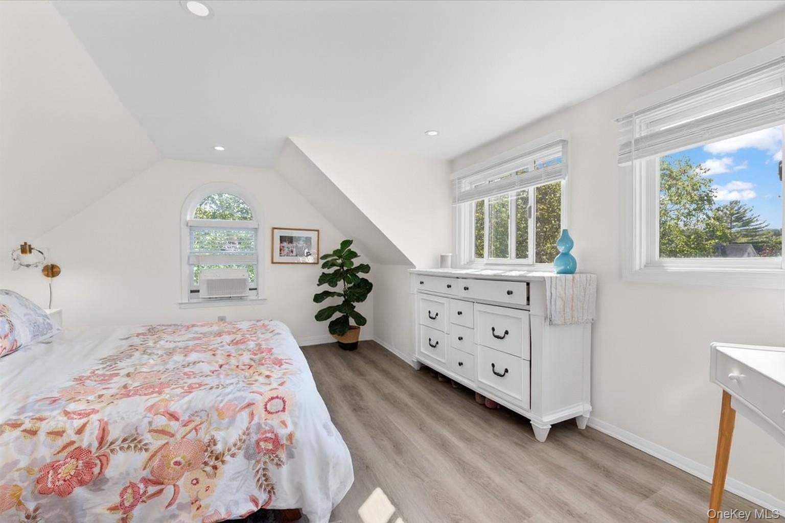 Port Washington, New York 11050, United States, 3 Bedrooms Bedrooms, ,2 BathroomsBathrooms,Residential,Coming Soon,223595