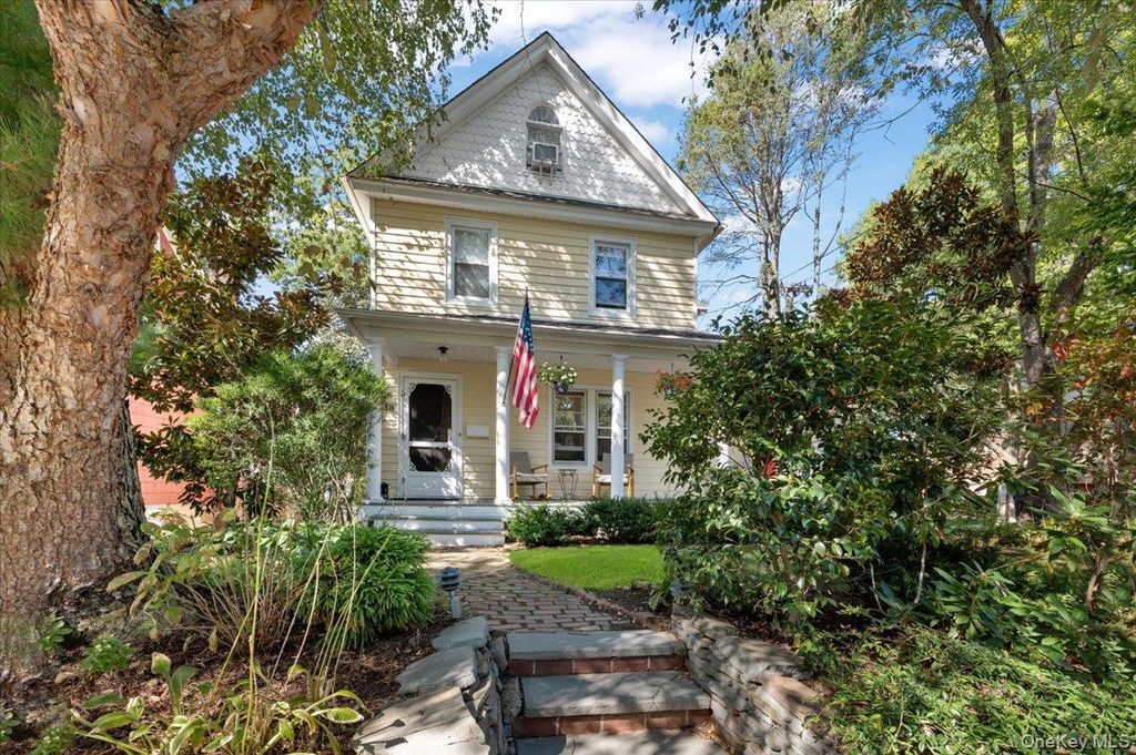 Photo of 18 S Washington Street, Port Washington, NY 11050 (MLS # 919375)