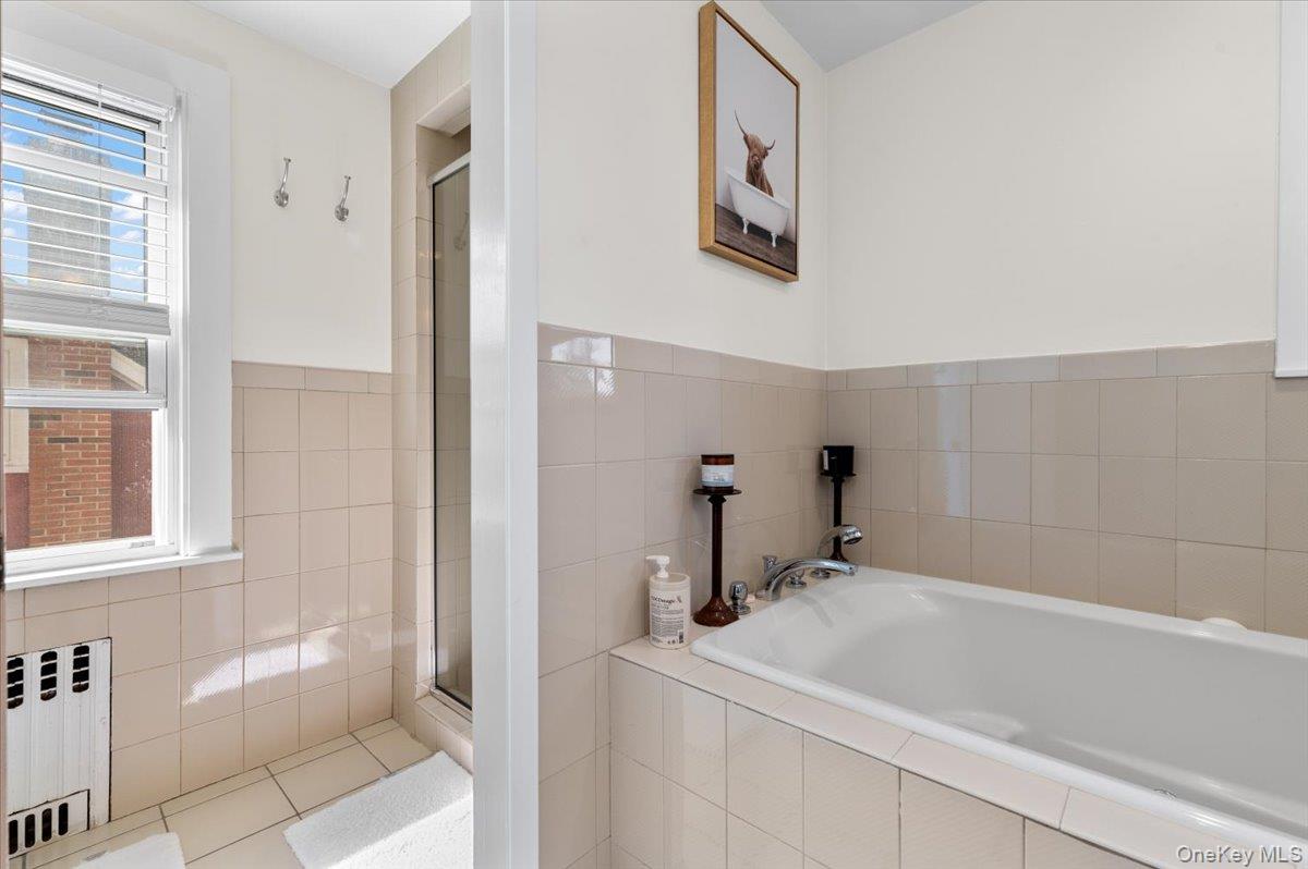 Port Washington, New York 11050, United States, 3 Bedrooms Bedrooms, ,2 BathroomsBathrooms,Residential,Coming Soon,223595