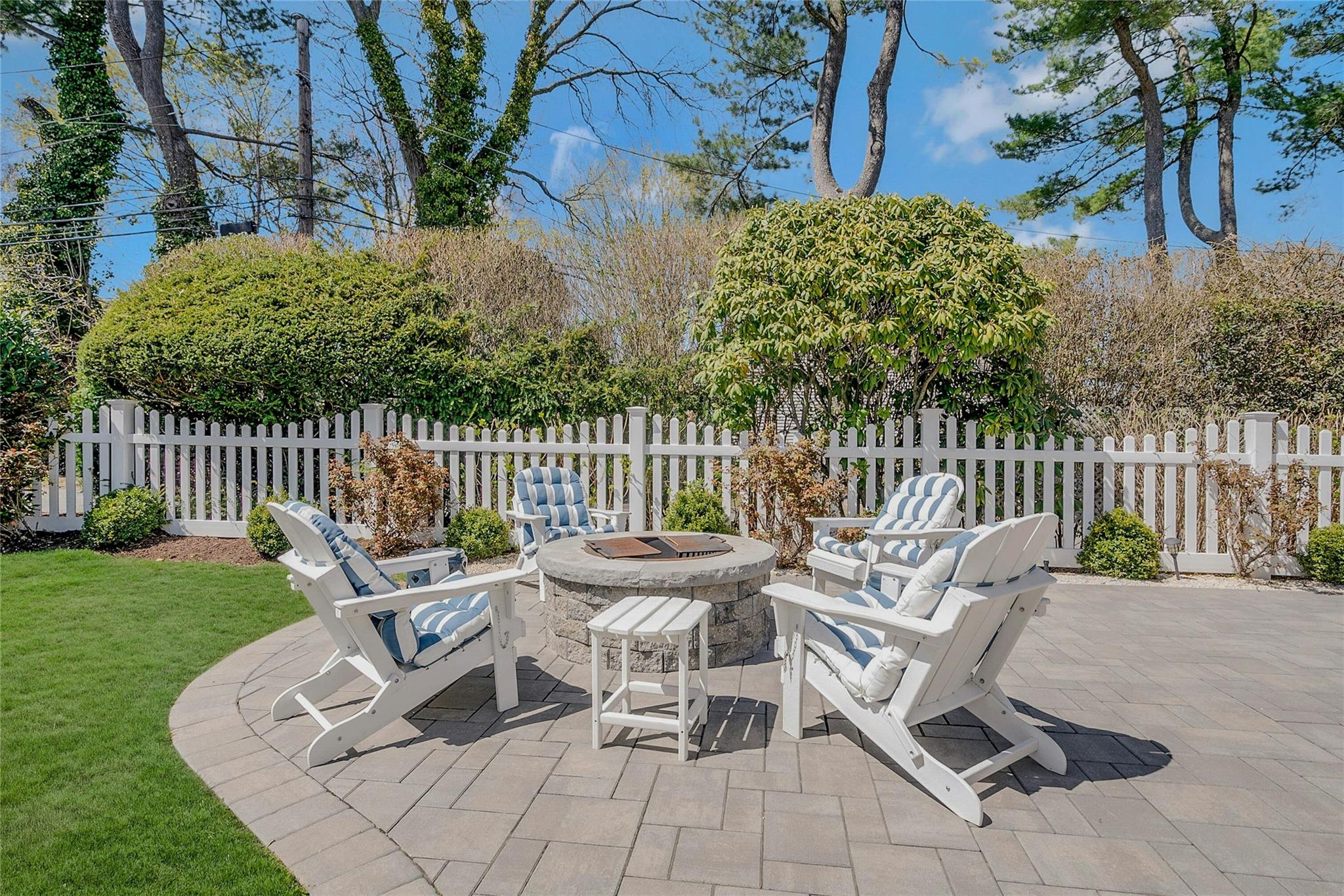 99 Fort Hill Road, Huntington, New York image 4