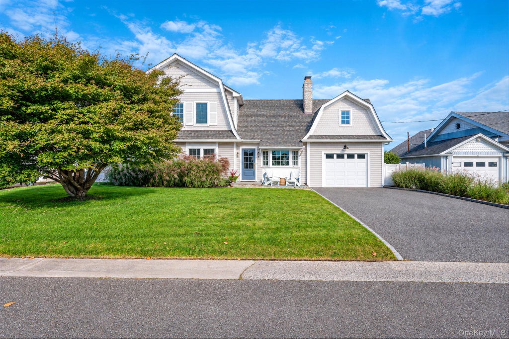 Photo of 5 Midway Street, Babylon, NY 11702 (MLS # 1059782)