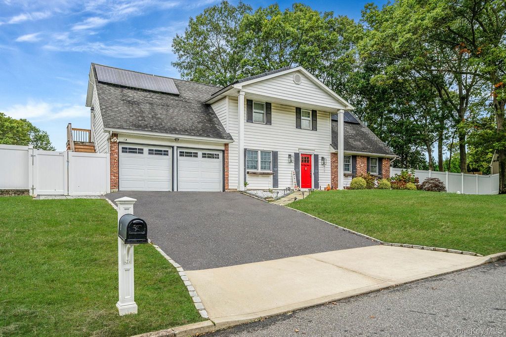 Photo of 8 Linden Street, Coram, NY 11727 (MLS # 922448)