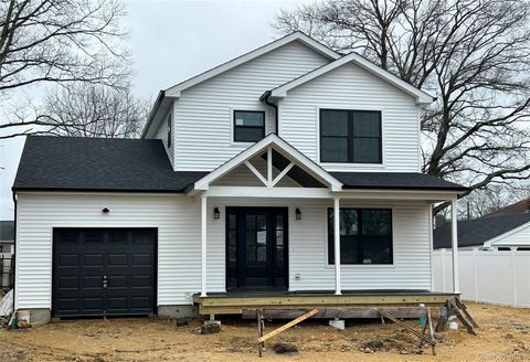 Photo of 20 10th Street, Ronkonkoma, NY 11779 (MLS # 955770)