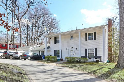 Homes For Sale - 277 Saddle River Road<br/> Airmont, NY 10952