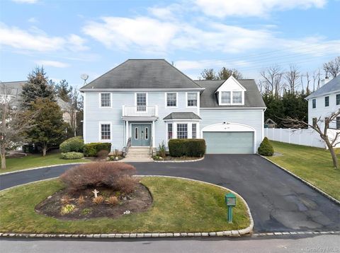Homes For Sale - 14 Mackay Way<br/> Roslyn, NY 11576