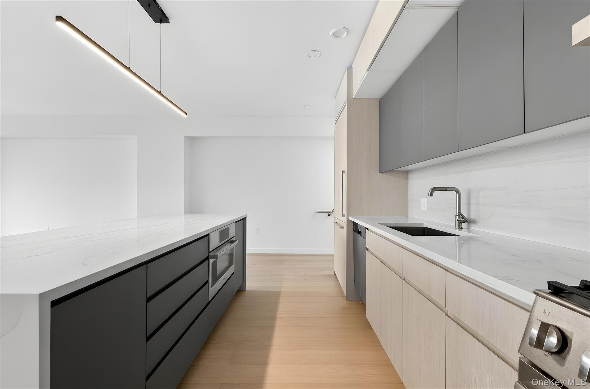 3371 Prince Street 8G
