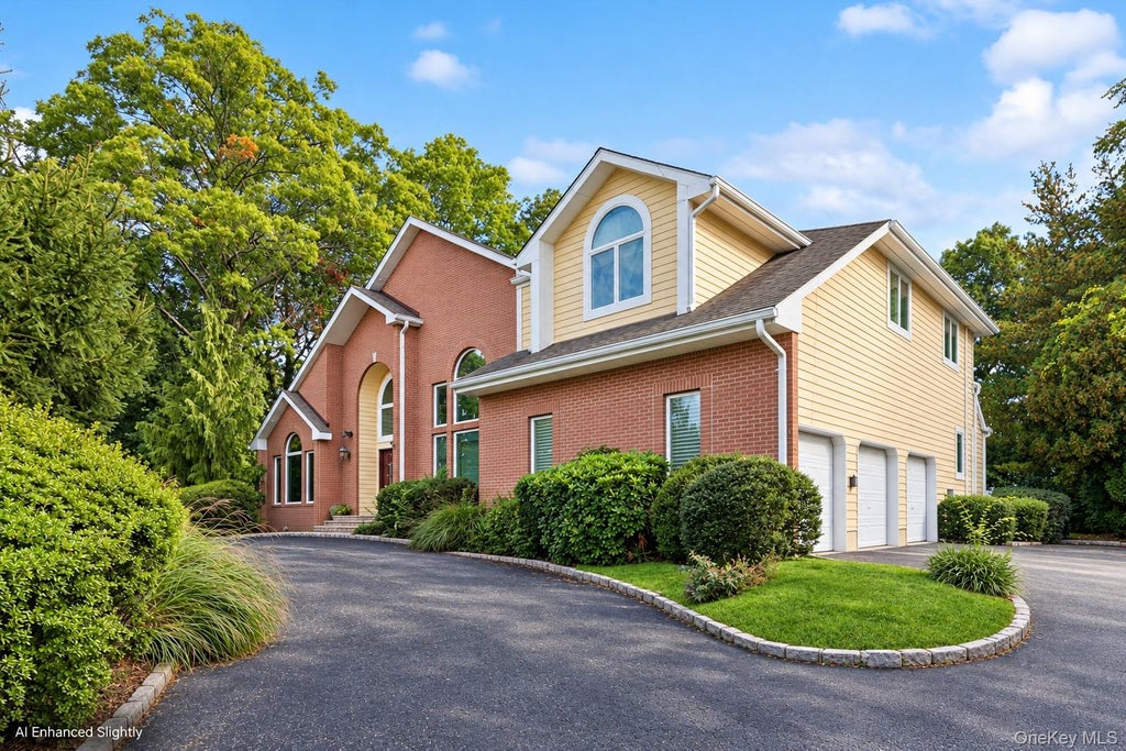 Photo of 6 Chauncey Place, Woodbury, NY 11797 (MLS # 1062978)