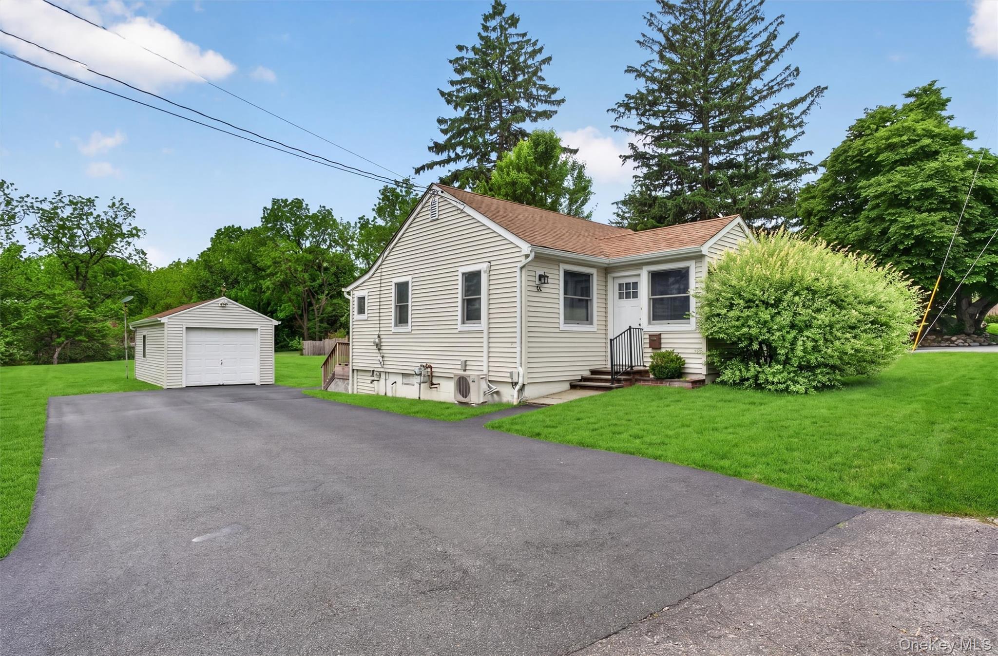 53 Scotchtown Avenue