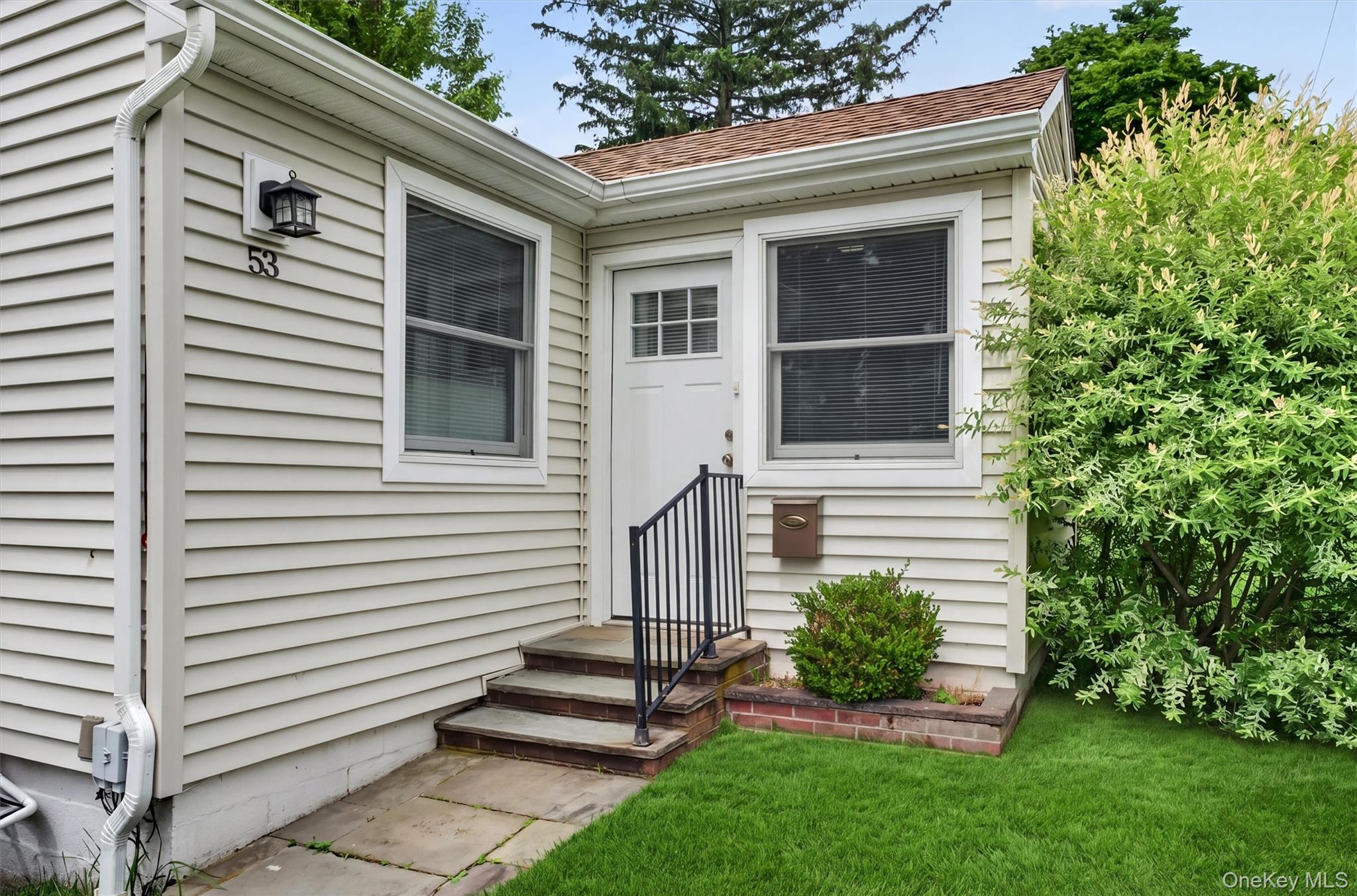 53 Scotchtown Avenue