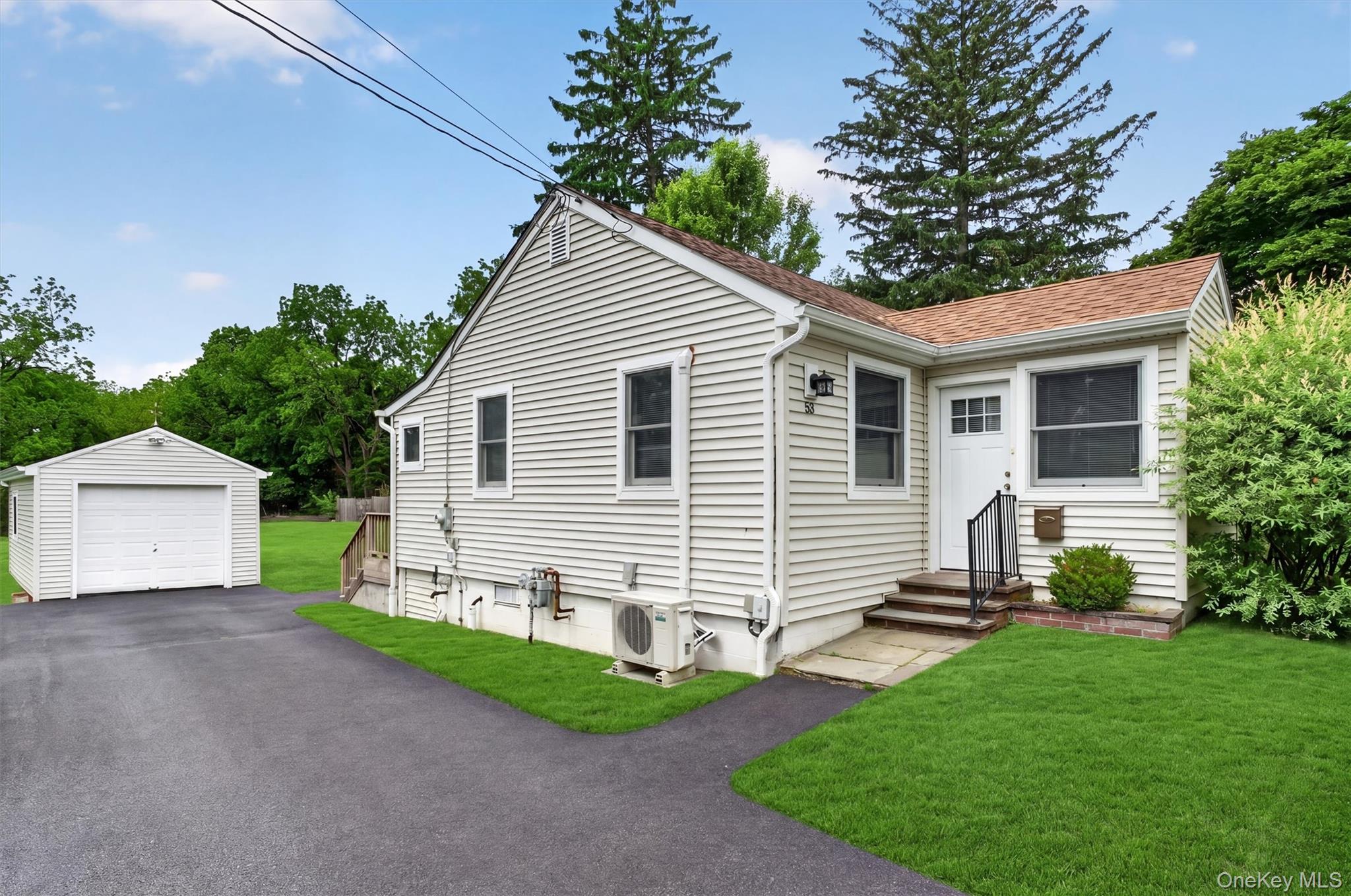 53 Scotchtown Avenue