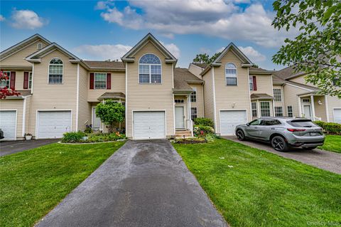 Condo For Sale - 31 Cranberry Circle<br/> Medford, NY 11763