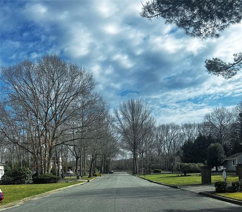 9 Jeanine Court Dix Hills NY 11746
