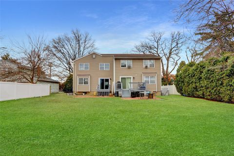 176 Jackson Avenue Syosset NY 11791