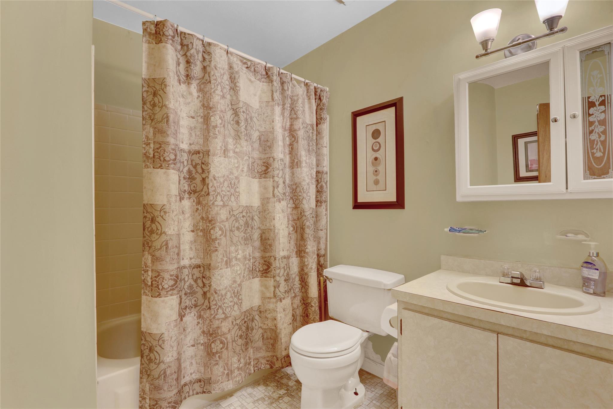 176 Jackson Avenue, Syosset, New York image 13