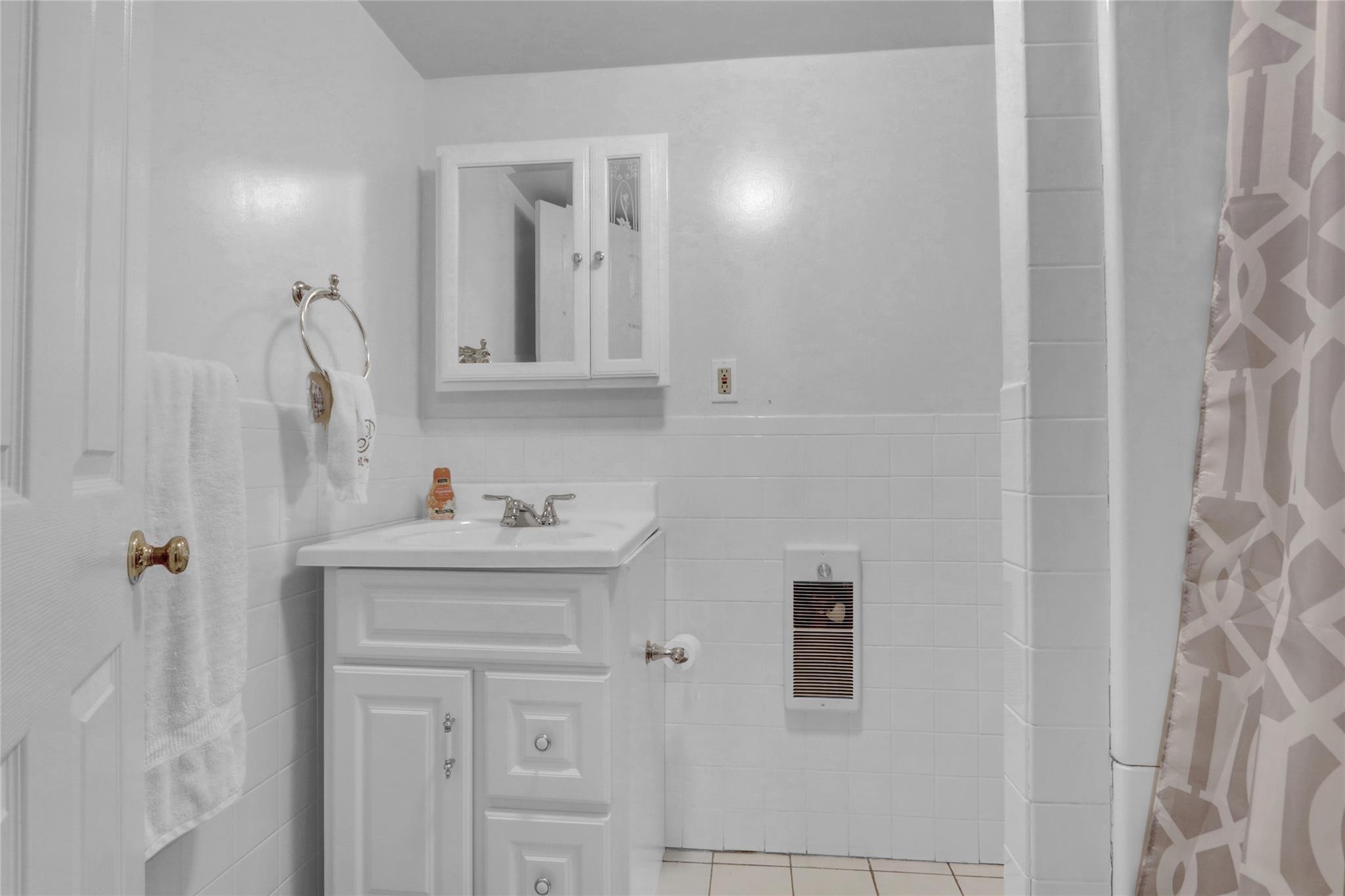 176 Jackson Avenue, Syosset, New York image 15