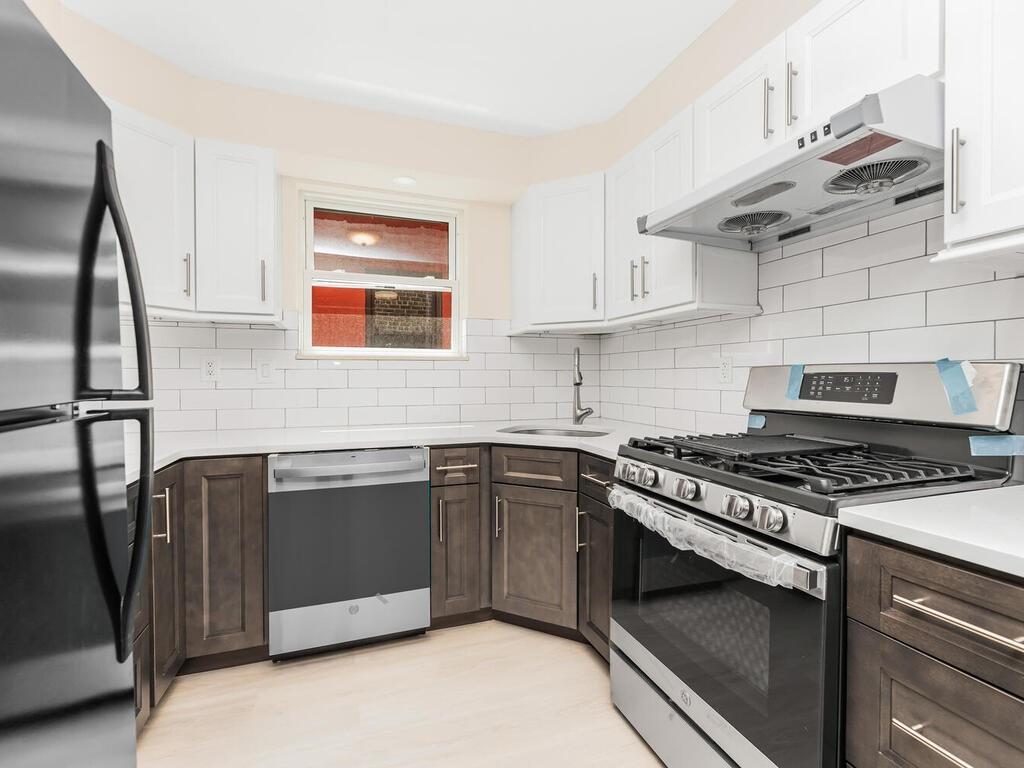 Kappock Street 2, Bronx, New York - 3 Bedrooms  
2 Bathrooms - 