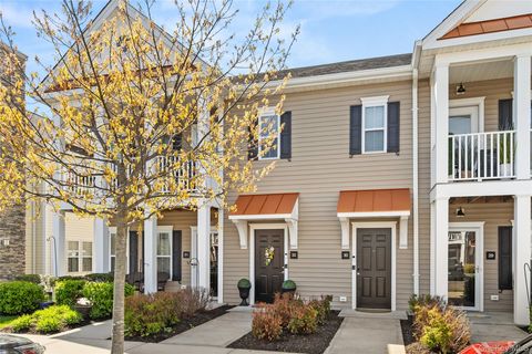 Condo For Sale - 32 Michael Lane<br/> East Islip, NY 11730