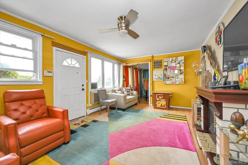 Photo of 62 Wood Lane, Valley Stream, NY 11581 (MLS # 990466)