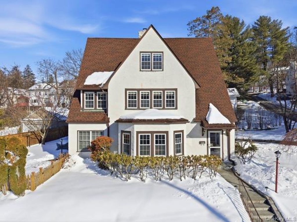 Photo of 27 Loh Avenue, Tarrytown, NY 10591 (MLS # 961470)