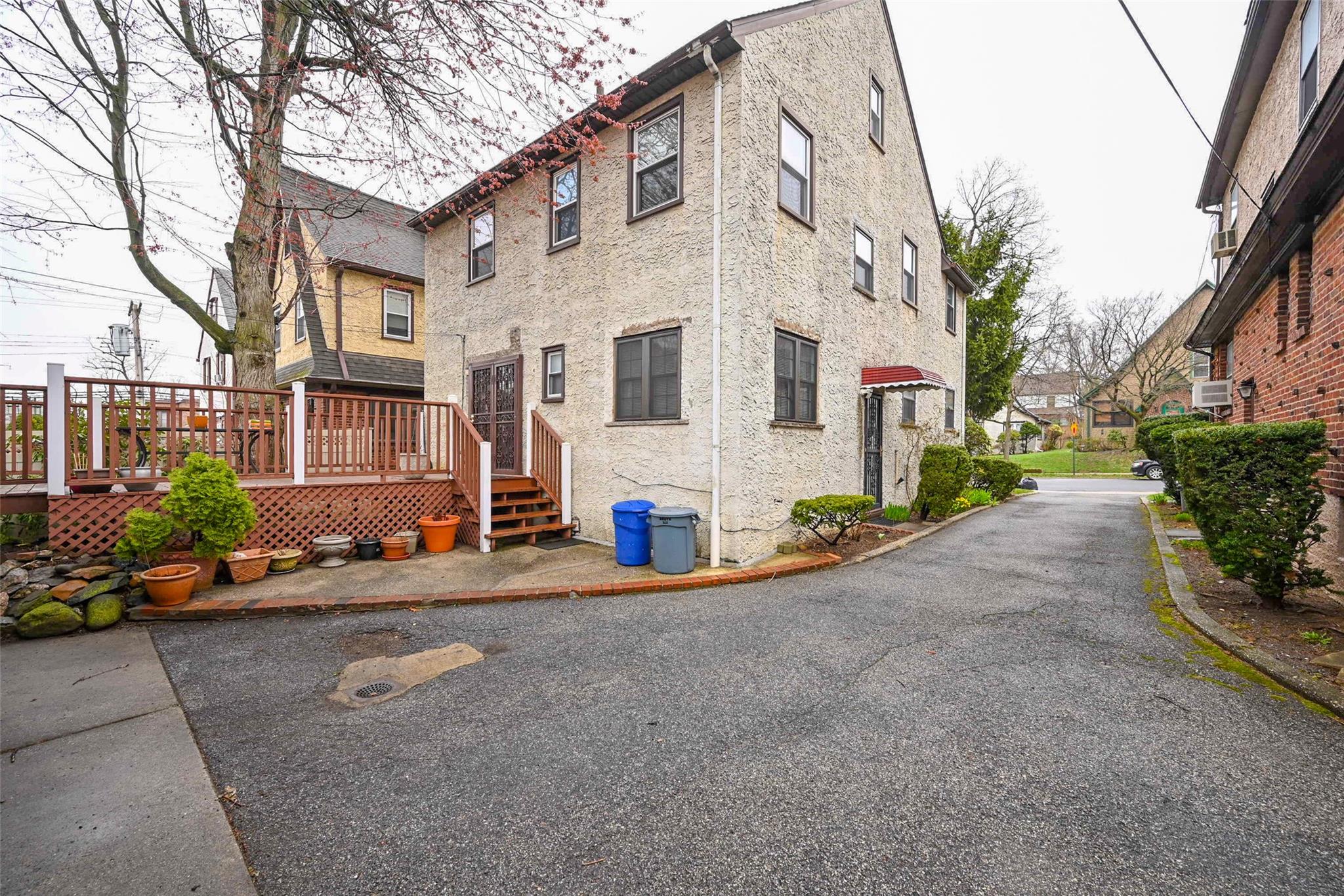 32-10 167 Street, Flushing, New York image 4