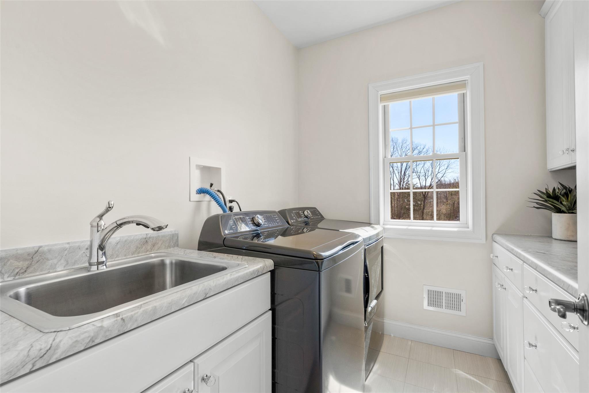 Wappingers Falls, New York 12590, United States, 4 Bedrooms Bedrooms, ,4 BathroomsBathrooms,Residential,Pending,102859