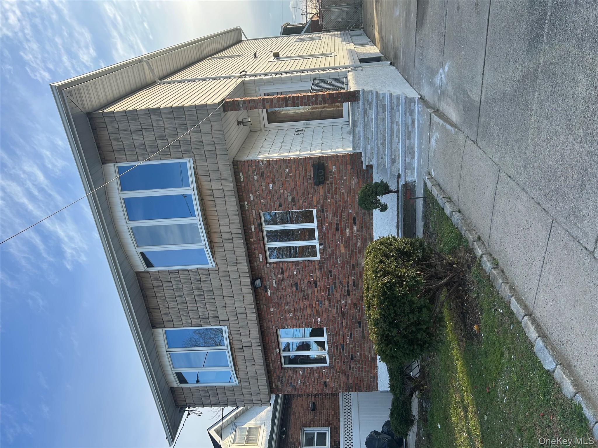 60 Saint Johns Avenue