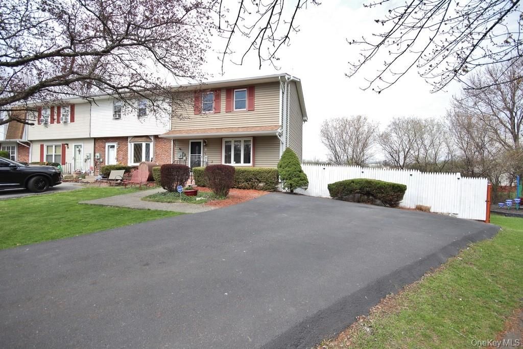 Photo of 35 Black Stallion Court, Middletown, NY 10940 (MLS # 986787)