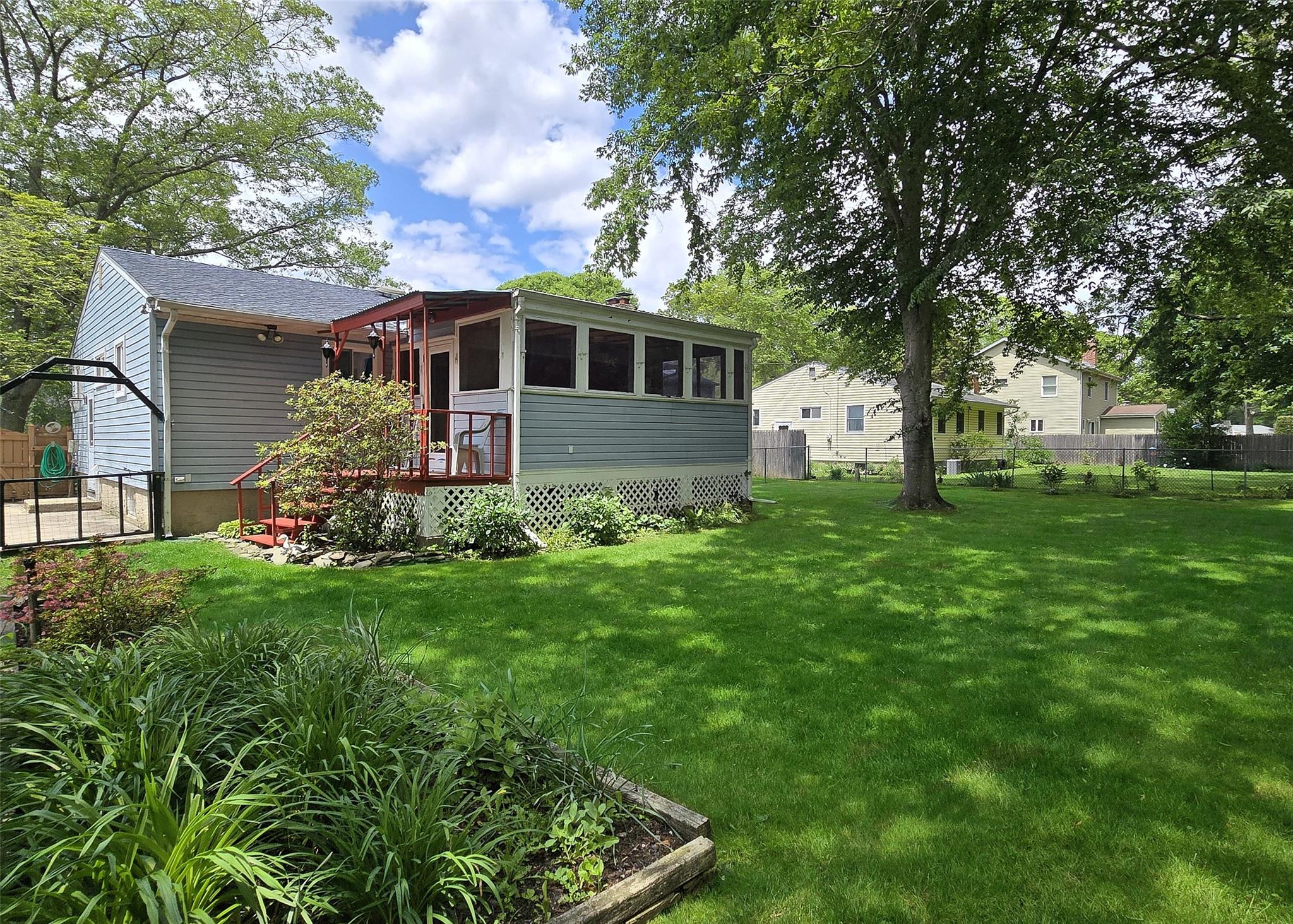 54 Indian Head Drive, Sayville, New York image 18