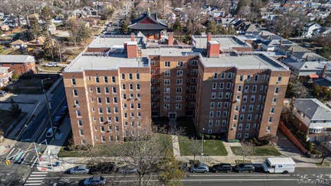 Homes For Sale - 30-11 Parsons Boulevard #2T<br/> Flushing, NY 11354