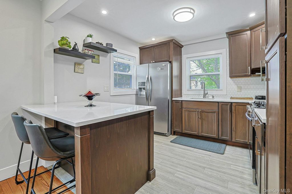 Photo of 40 Sherwood Drive, Nanuet, NY 10954 (MLS # 987335)