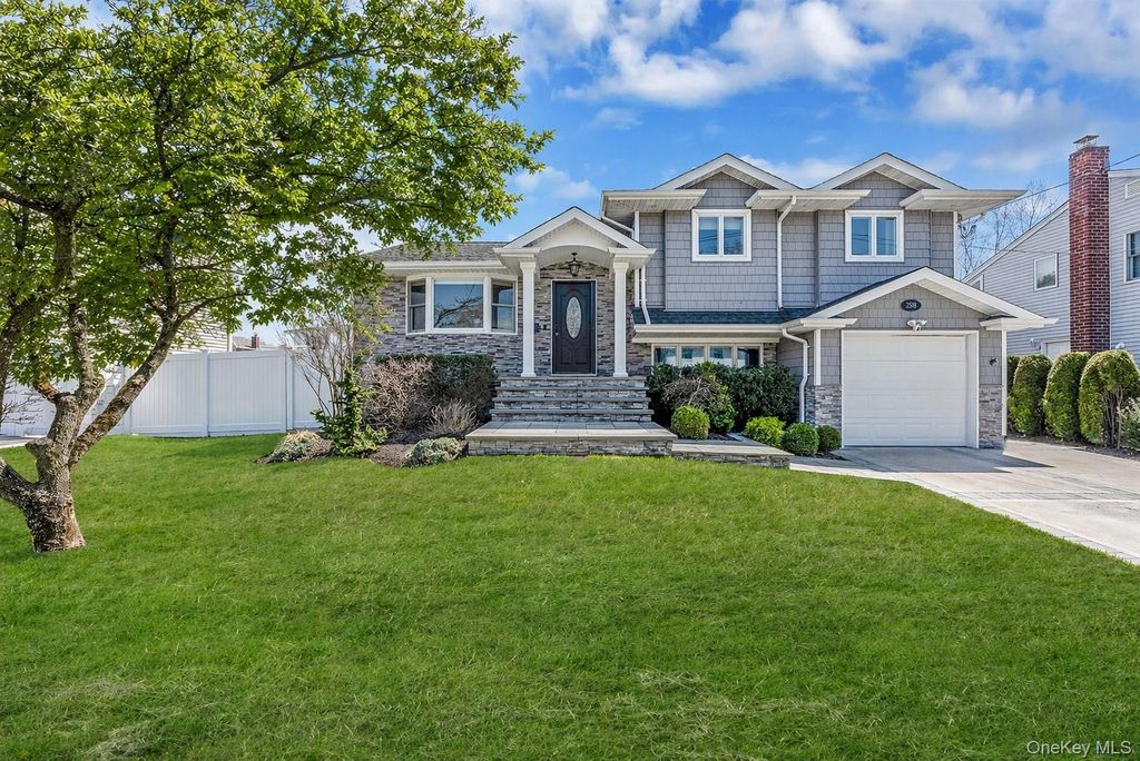 Photo of 2518 Horace Court, Bellmore, NY 11710 (MLS # 988810)