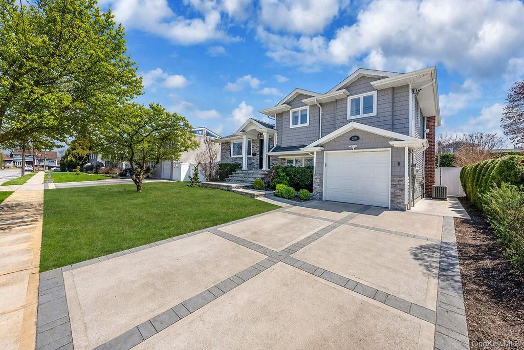 Photo of 2518 Horace Court, Bellmore, NY 11710 (MLS # 988810)