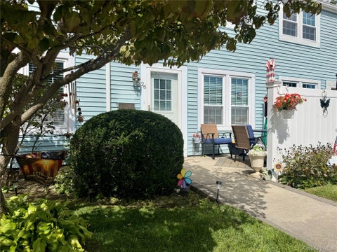 Condo For Sale - 26 Whalers Cove<br/> Suffolk County, Babylon, NY 11702