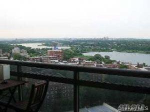 11201 Queens Boulevard 18B