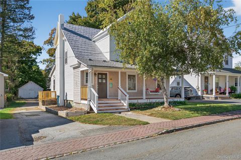 Photo of 10 Howe Street, Warwick, NY 10990 (MLS # 919721)