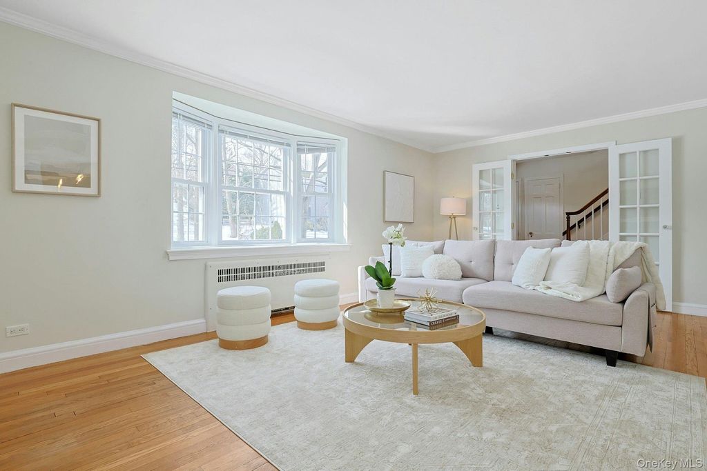 Photo of 120 Albemarle Road, White Plains, NY 10605 (MLS # 964202)