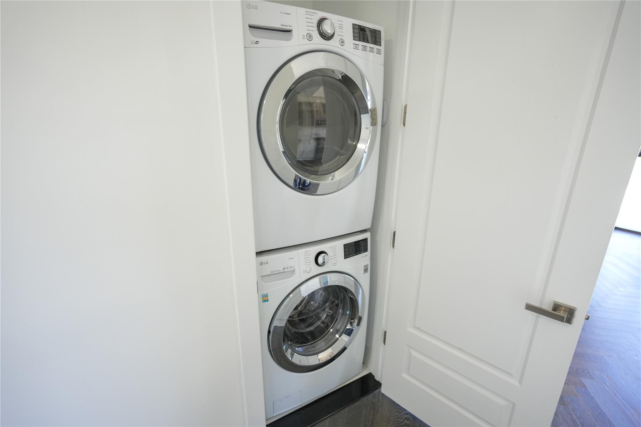 11-12 44 Drive #5A, Long Island City, New York image 11