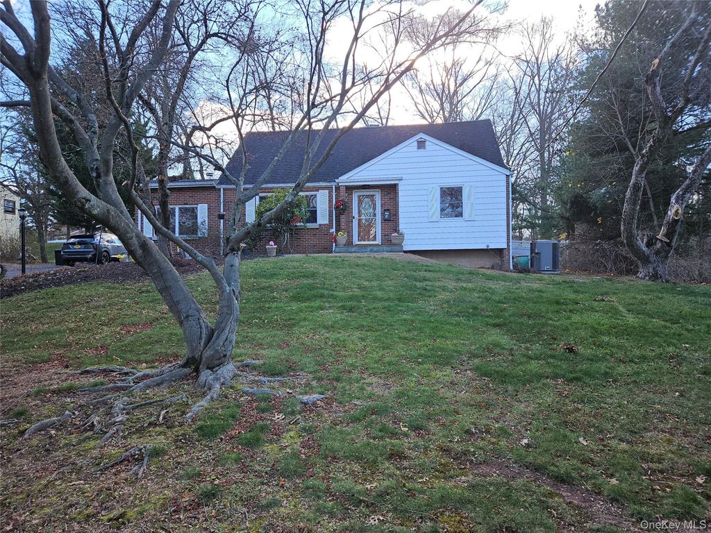 Photo of 8 Windmill Lane, New City, NY 10956 (MLS # 947052)