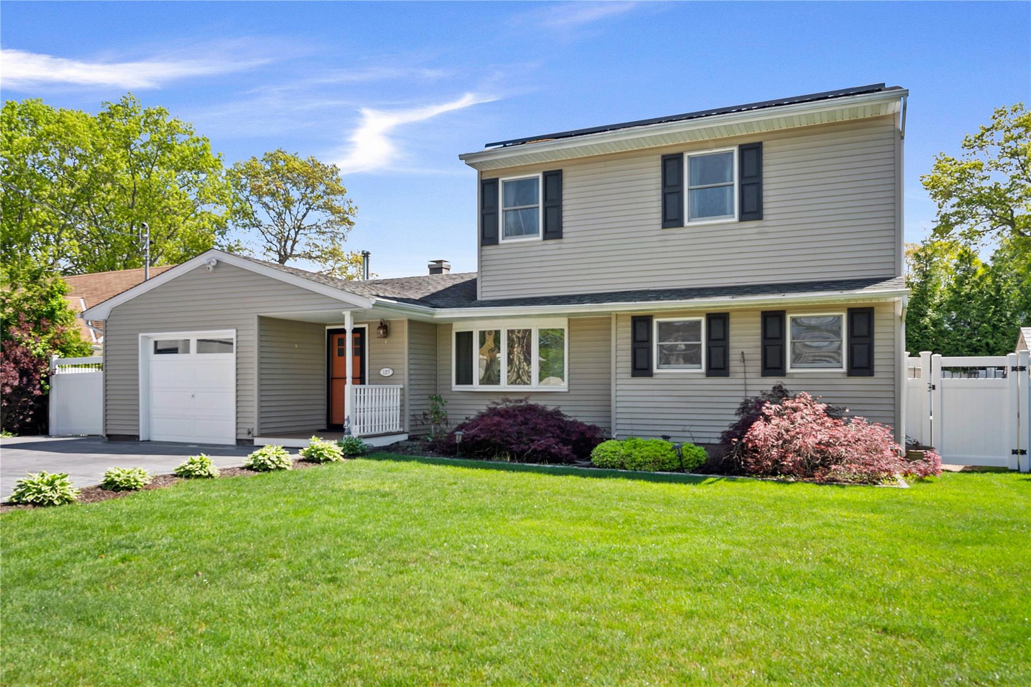 127 Avenue D, Holbrook, New York image 3