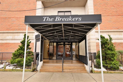 Condo For Rent - 230 W Broadway #307<br/> Long Beach, NY 11561