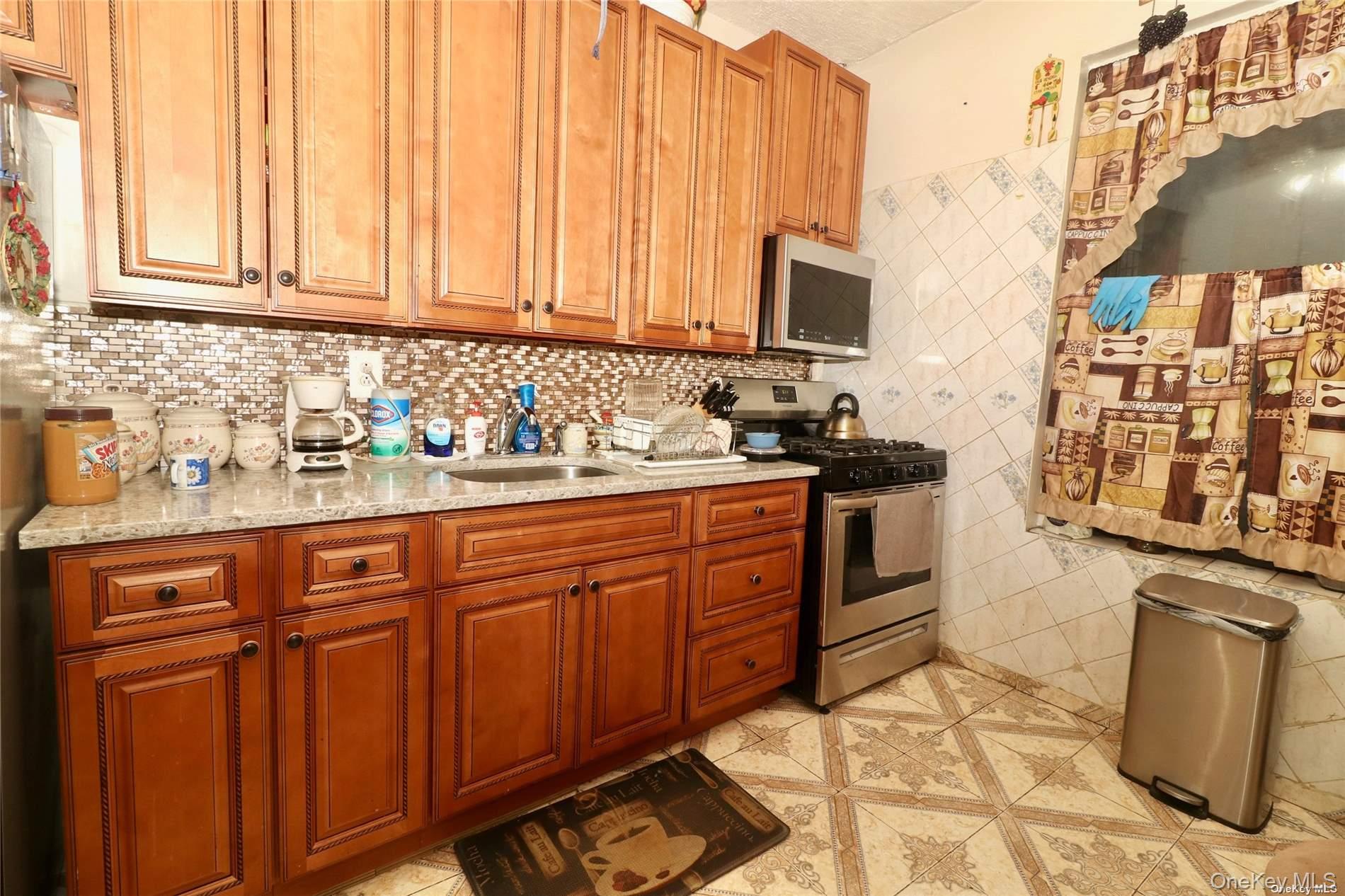 941 Jerome Avenue 6C