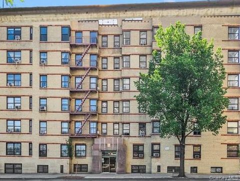 Homes For Sale - 860 Grand #7M<br/> Bronx, NY 10451