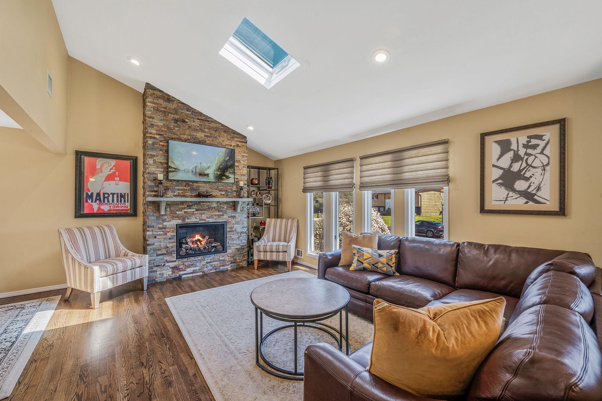 32 Fuller Street, Dix Hills, Florida image 9