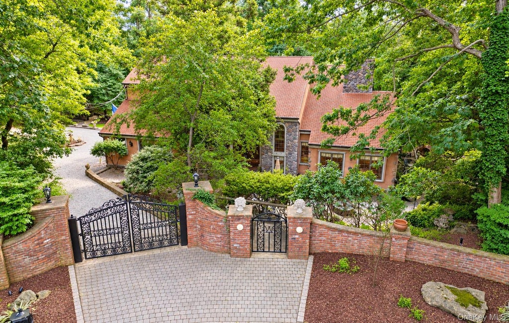 Photo of 5 Constance Court, East Setauket, NY 11733 (MLS # 1065487)