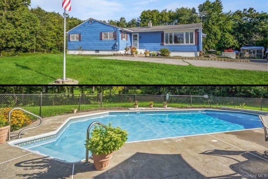 Photo of 4 Greycourt Road, Chester, NY 10918 (MLS # 992700)