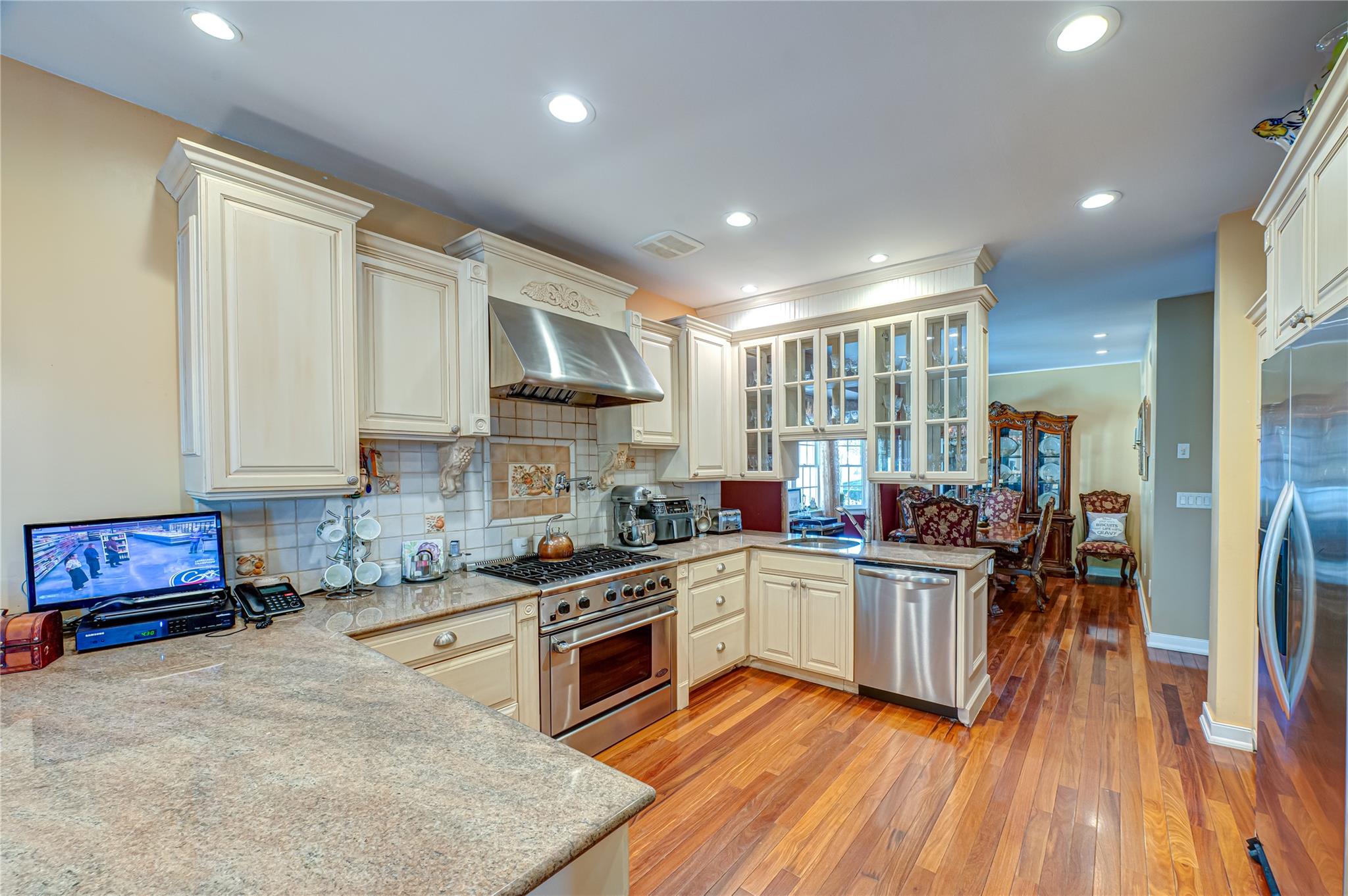 47 Shore Road, Stony Brook, New York image 10